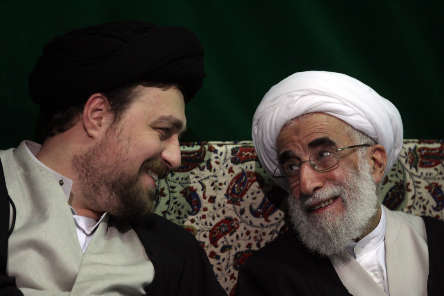 واکنش روزنامهها ایران به نامزدی حسن خمینی برای مجلس خبرگان واکنش روزنامهها ایران به نامزدی حسن خمینی برای مجلس خبرگان