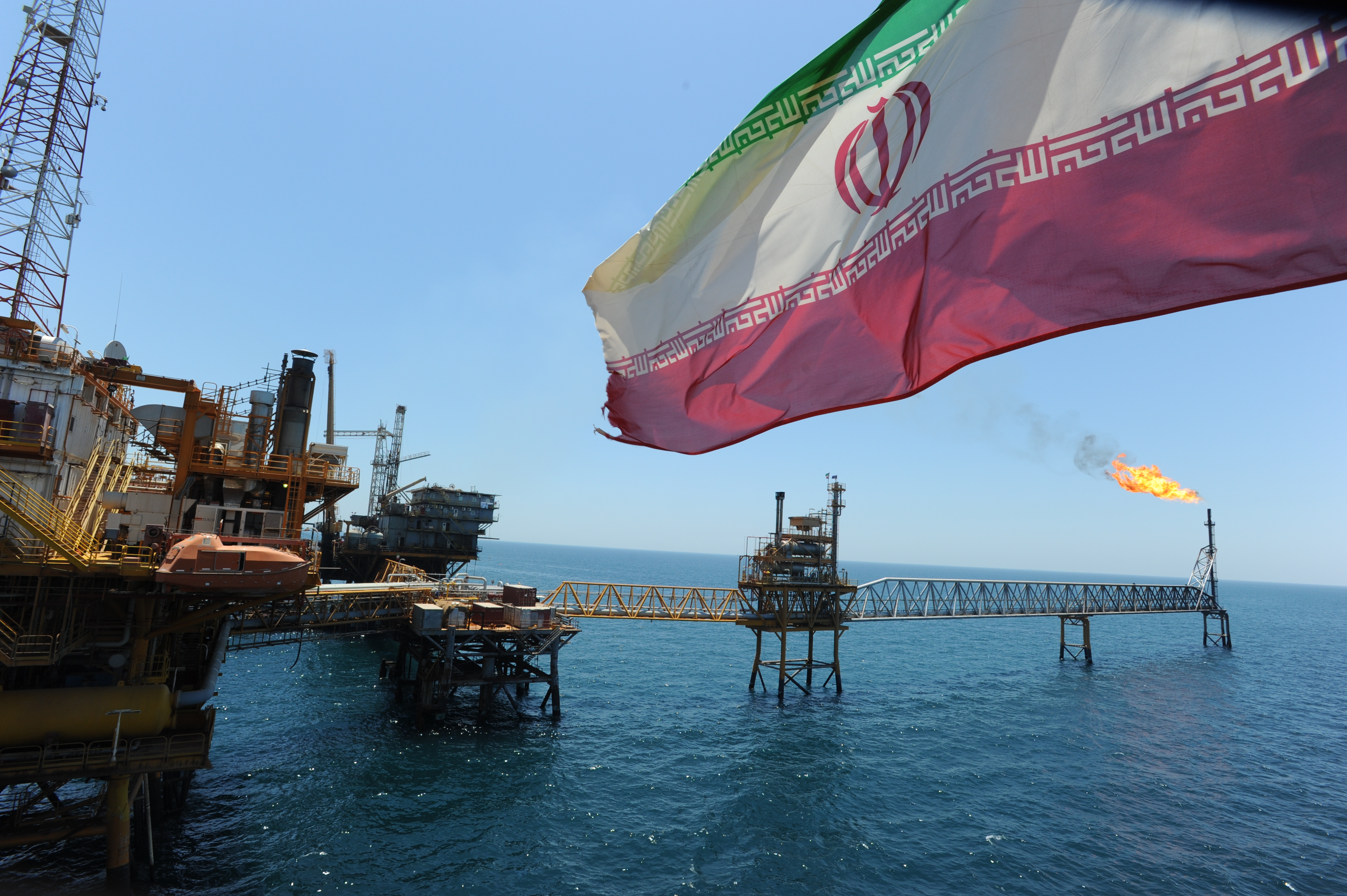 لغو تحریم ایران، قیمت نفت را به پایین‌ترین سطح ۱۳ سال اخیر رسان