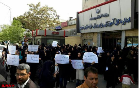 نقدی: مشکلات معلمان نباید در جامعه مطرح شود نقدی: مشکلات معلمان نباید در جامعه مطرح شود