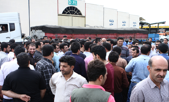 کارگران میادین میوه و تره‌بار تهران به «طرح دست‌چین میوه» اعتراض کردند