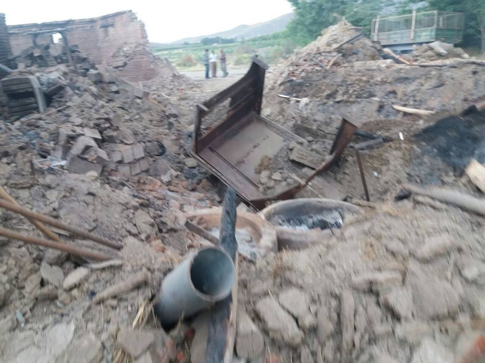 انتقام گیری سپاه پاسداران وتخریب یک روستا در پی کشته شدن 11 سپاهی در کردستان انتقام گیری سپاه پاسداران وتخریب یک روستا در پی کشته شدن 11 سپاهی در کردستان
