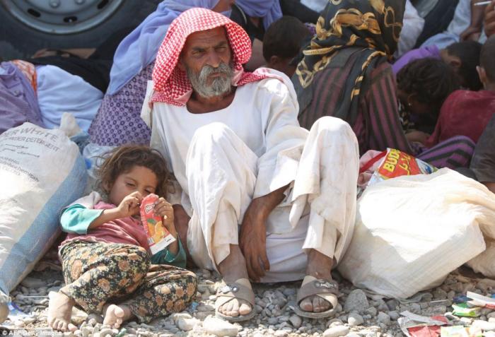 "داعش در سوریه دست به قتل عام ایزدی ها زده است" "داعش در سوریه دست به قتل عام ایزدی ها زده است"
