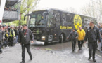 وقوع سه انفجار در مسیر اتوبوس حامل بازیکنان تیم فوتبال بورسیا دورتموند آلمان