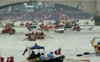 رژه‌ی آبی هزار شناور در رودخانه‌ی تِیمز لندن برگزار شد