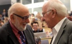 کاشفان ذره هیگز برندگان جایزه نوبل فیزیک امسال شدند