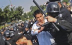 دهها نفر تن از مسلمانان اویغور در درگیری با پلیس ونیروهای امنیتی چین کشته ومجروح شدند