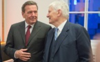 اشپیگل: قزاقستان به رهبران سابق اروپا حقوق می دهد